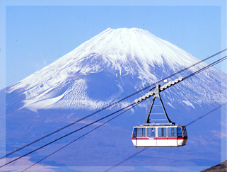 駒ケ岳ロープウェーと富士山の写真