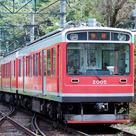 箱根登山鉄道で自然を満喫しながら行けます