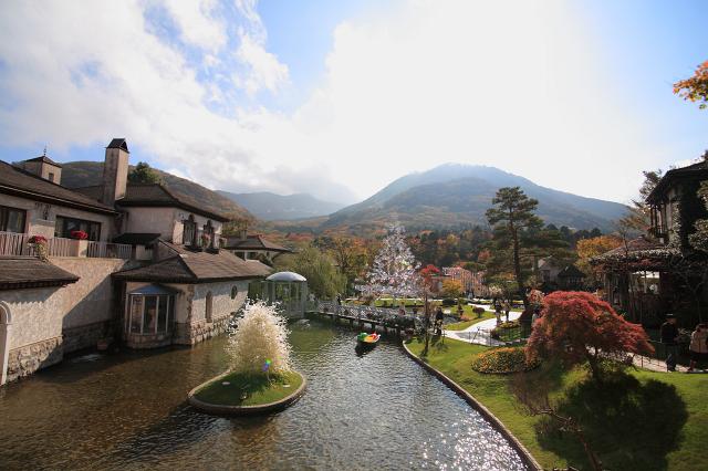 箱根ガラスの森美術館